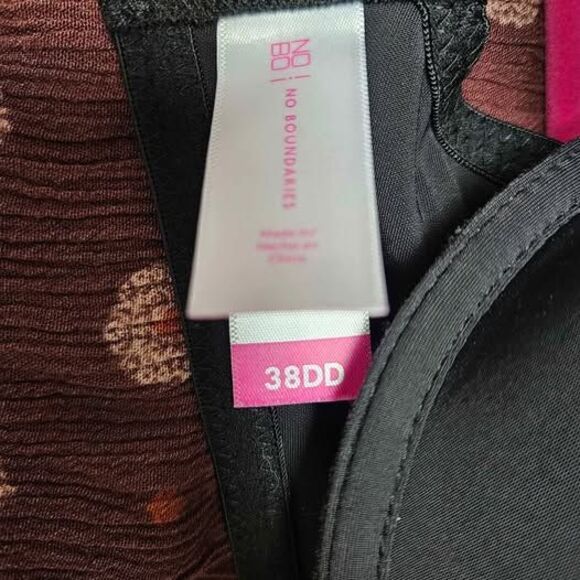 No Boundaries Size 38DD black underwire bra - Picture 3 of 3
